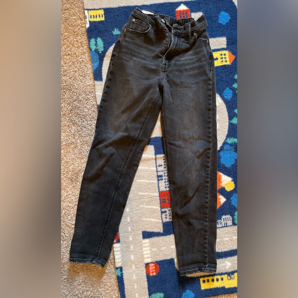 GAP High Rise Mom Jean